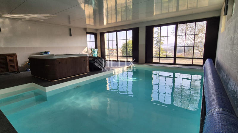 Maison - 600 m² - 17 pièces