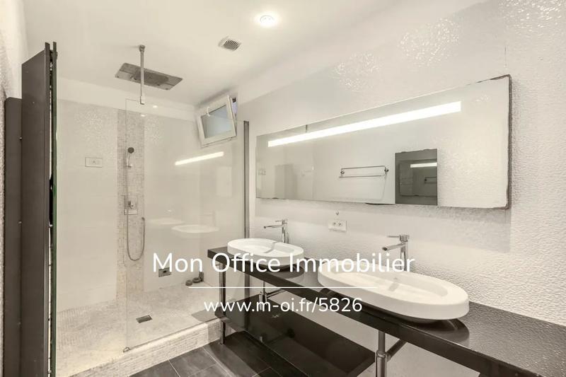 Appartement - 125 m² - 5 pièces