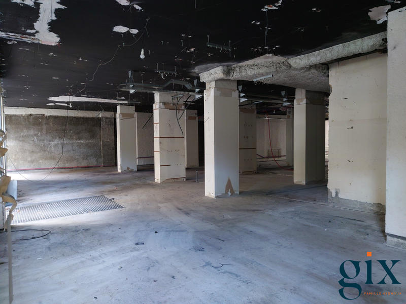 Local commercial - 363 m²