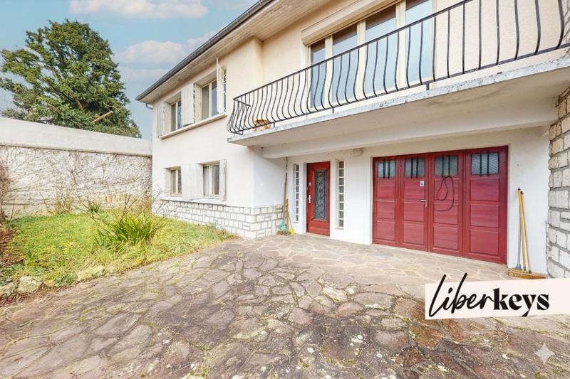 Maison - 12 m² - 6 pièces