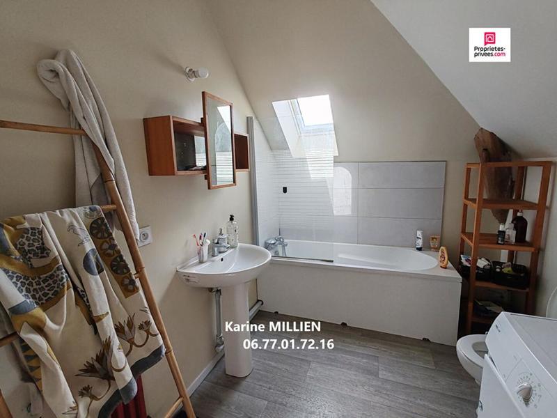 Maison - 214 m² - 9 pièces