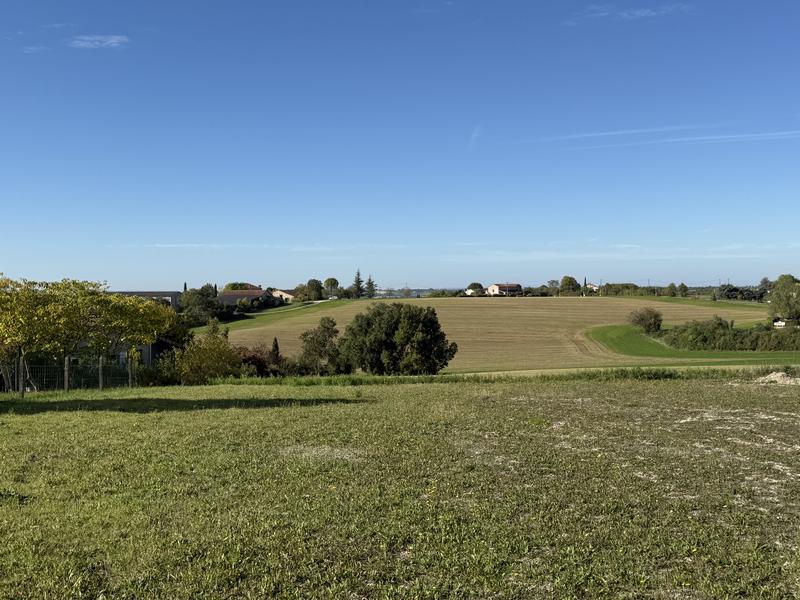 Terrain constructible - 1 023 m²