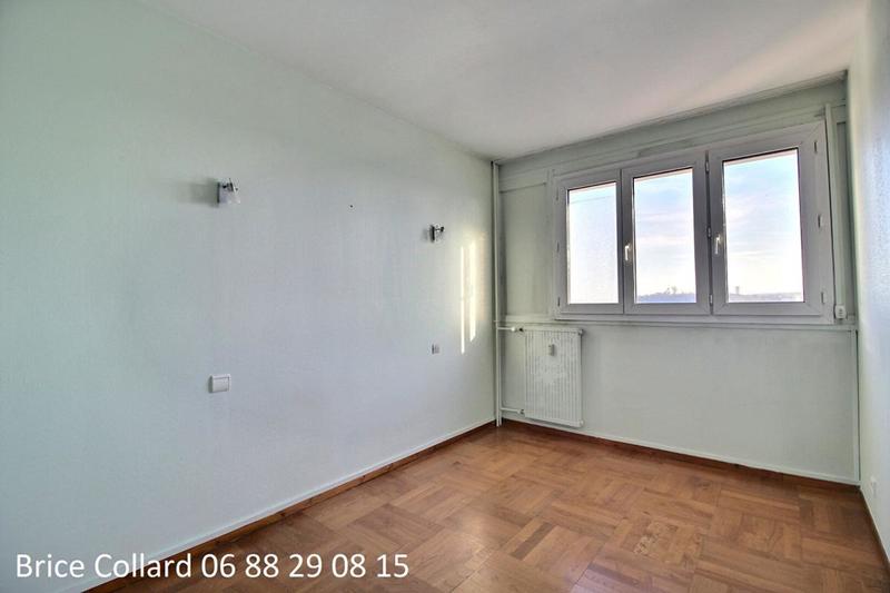 Appartement - 90 m² - 5 pièces