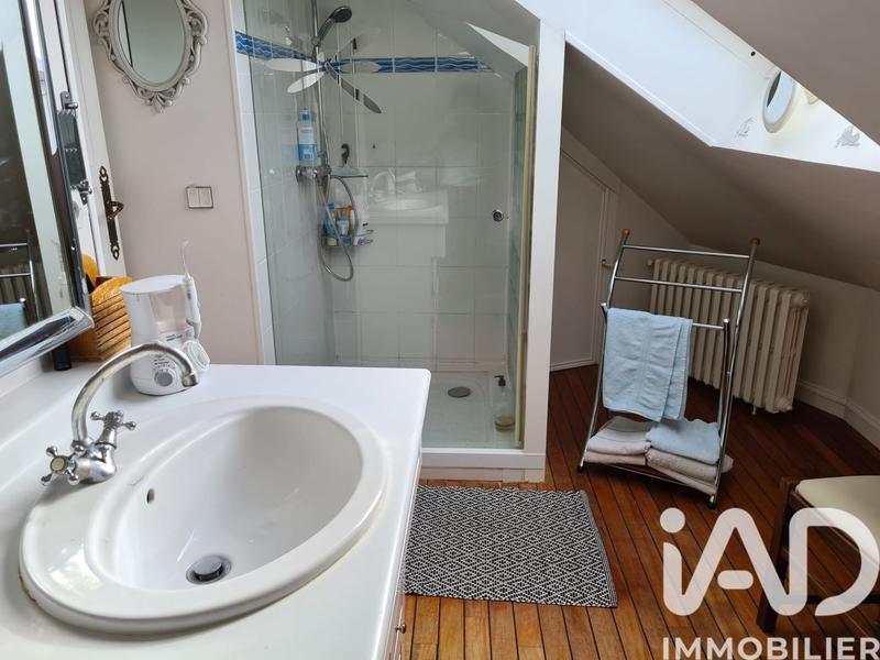 Maison - 323 m² - 8 pièces