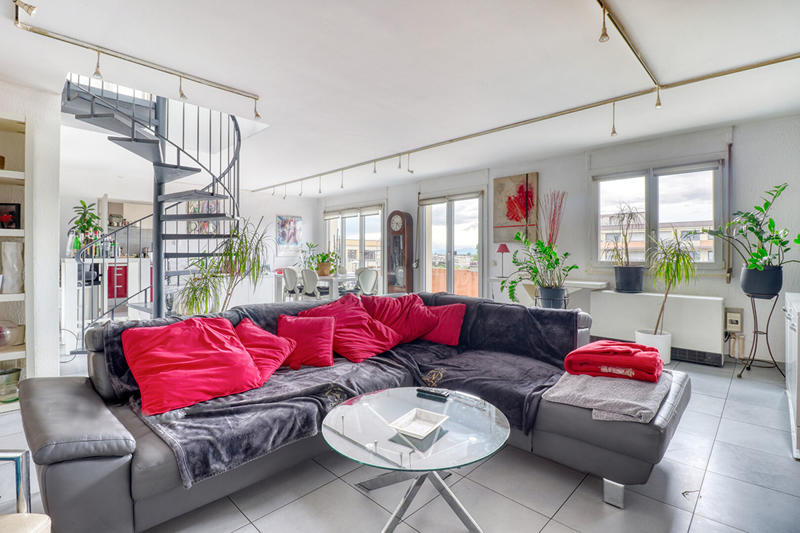 Appartement - 191 m² - 6 pièces