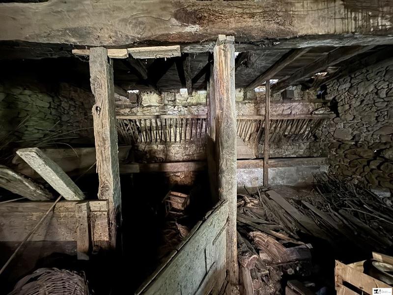 Maison ancienne - 414 m² - 4 pièces