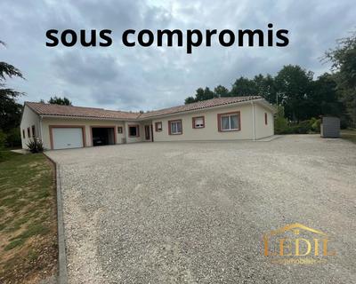 Pavillon - 234 m² - 5 pièces