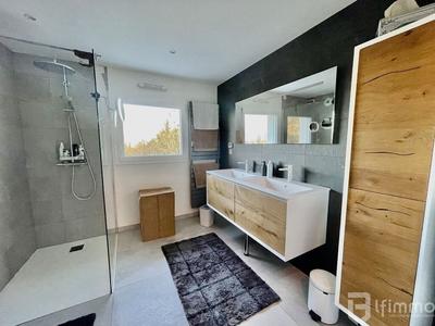 Appartement - 100 m² - 5 pièces