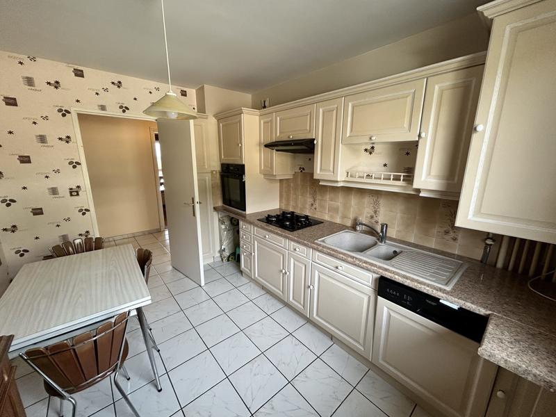 Appartement - 85 m² - 4 pièces