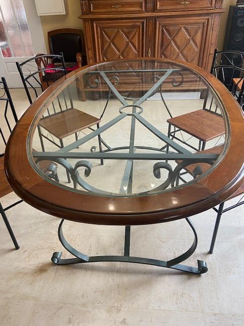 Table en fer forgé et plateau verre