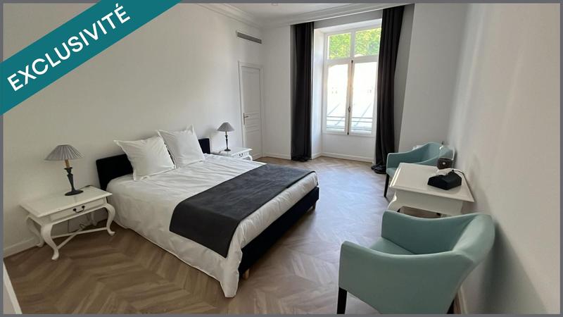 Château - 1 150 m² - 15 pièces