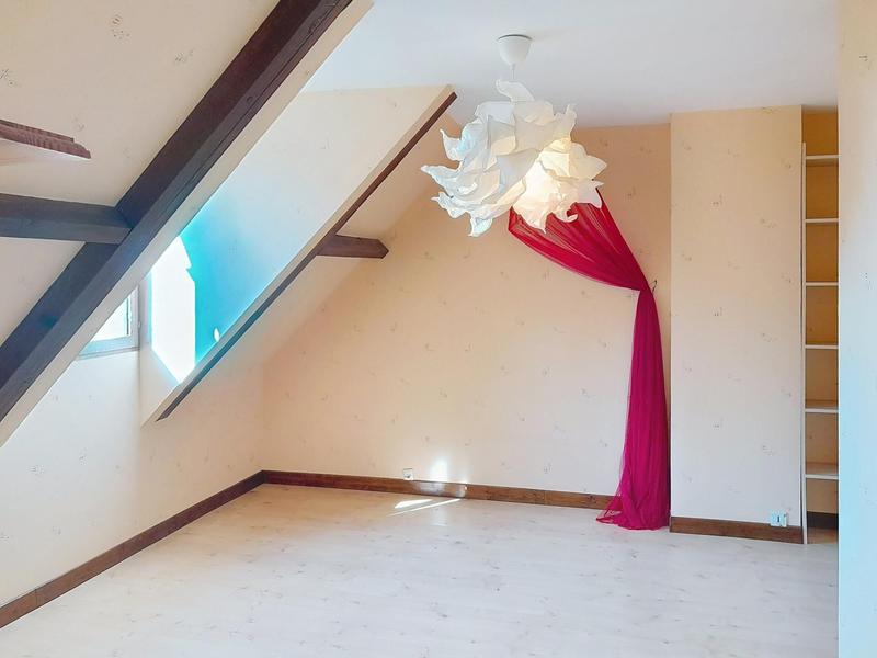 Maison - 151 m² - 7 pièces