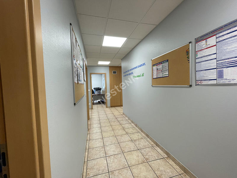 Local d'activité / Entrepôt - 803 m²