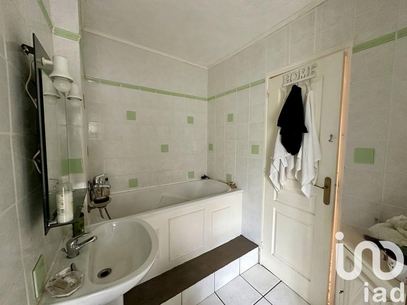 Maison - 218 m² - 11 pièces