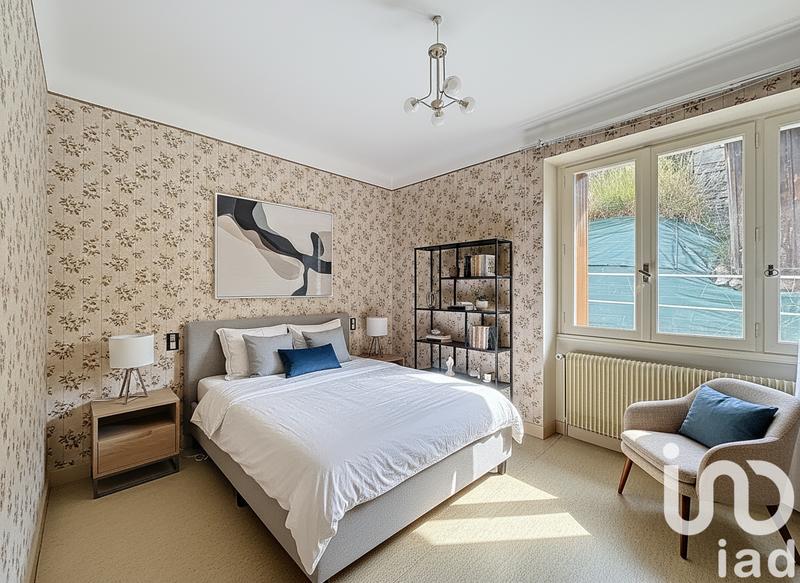 Maison - 211 m² - 8 pièces