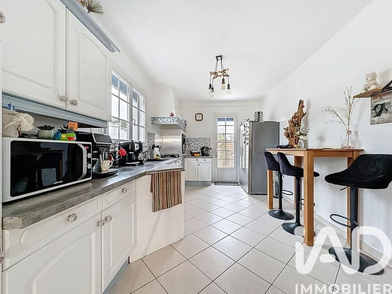 Maison - 214 m² - 8 pièces