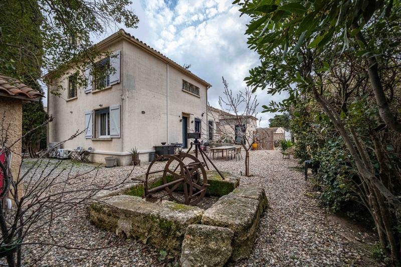 Maison - 220 m² - 7 pièces