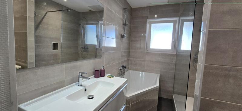 Maison - 140 m² - 8 pièces