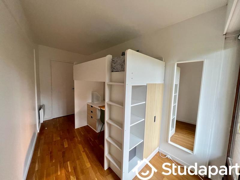 Chambre - 11 m² - 1 pièce
