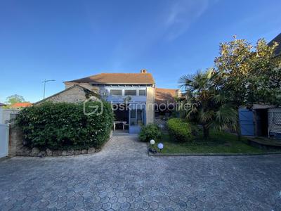 Maison ancienne - 246 m² - 9 pièces