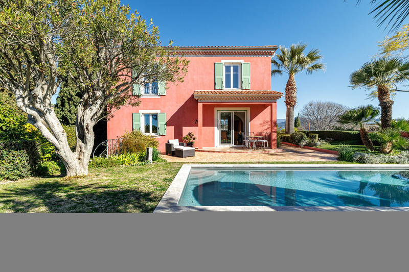 Maison - 205 m² - 6 pièces