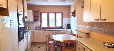 Maison - 198 m² - 8 pièces