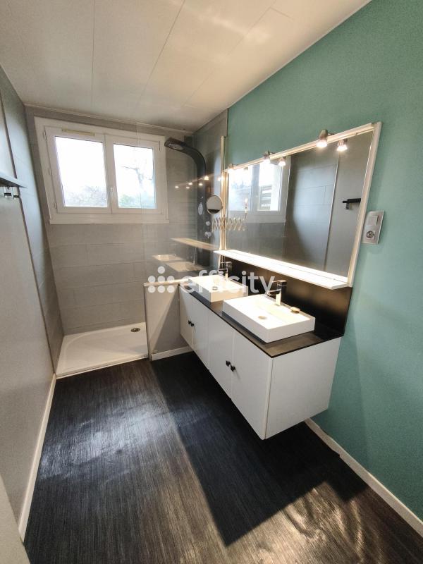 Maison - 186 m² - 7 pièces