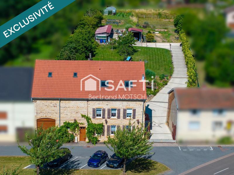 Maison - 230 m² - 8 pièces