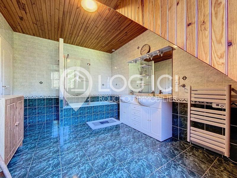 Maison - 202 m² - 7 pièces