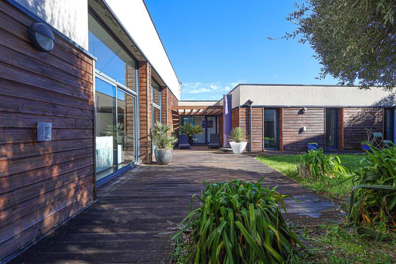 Villa - 203 m² - 9 pièces