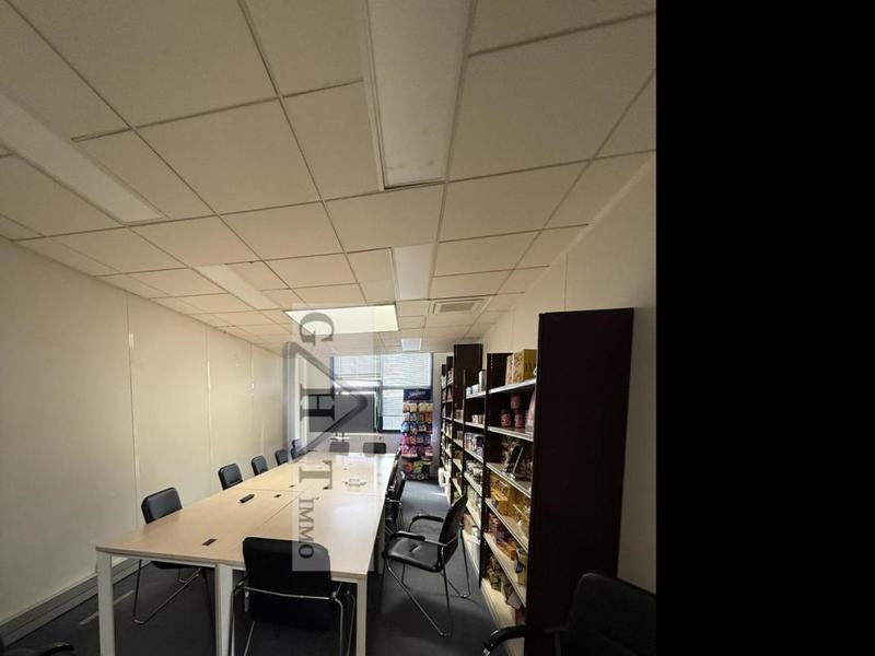 Entrepôt - 1 990 m²