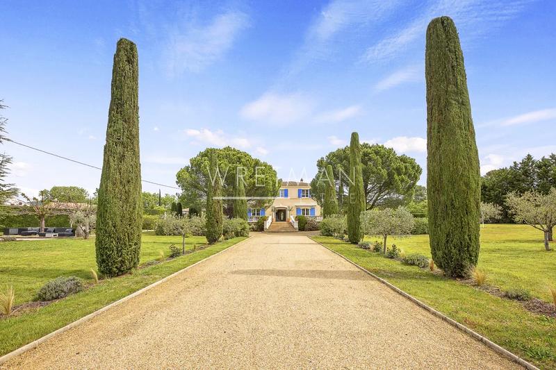 Villa - 248 m² - 8 pièces