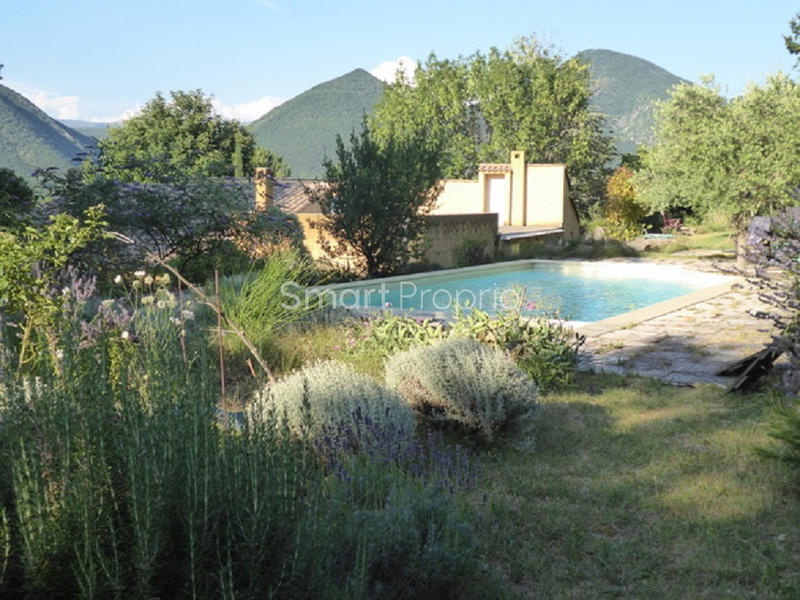 Propriété - 330 m² - 15 pièces