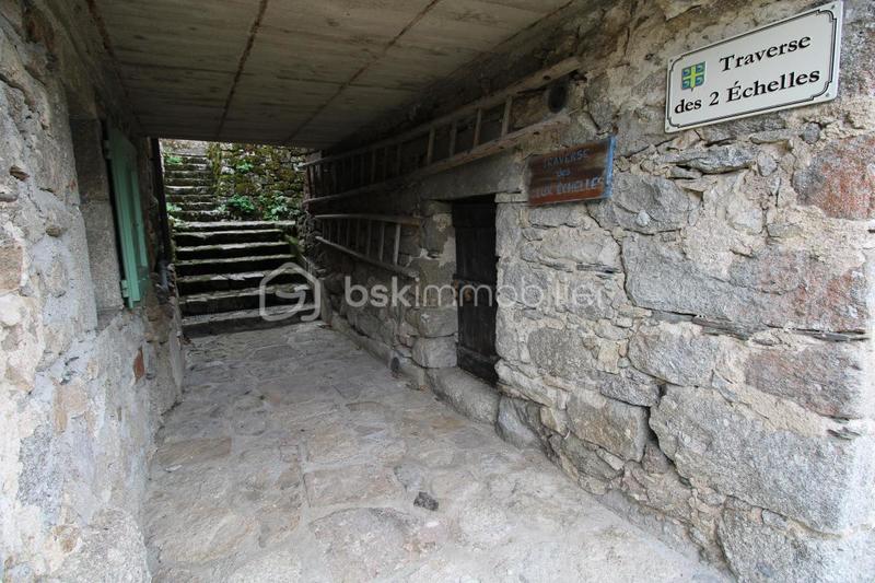 Maison en pierre - 100 m² - 6 pièces