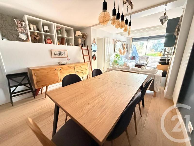 Maison - 107 m² - 6 pièces