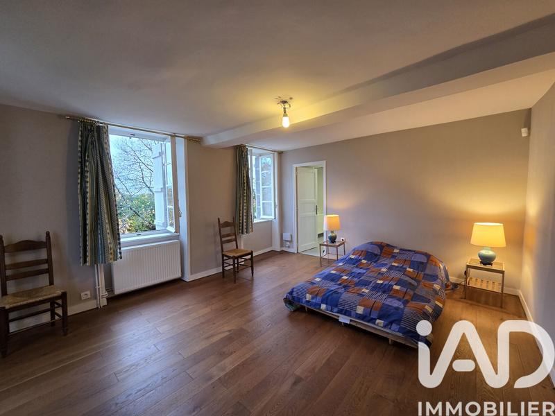 Maison - 235 m² - 7 pièces