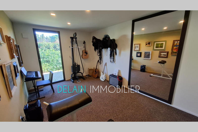 Maison - 257 m² - 5 pièces