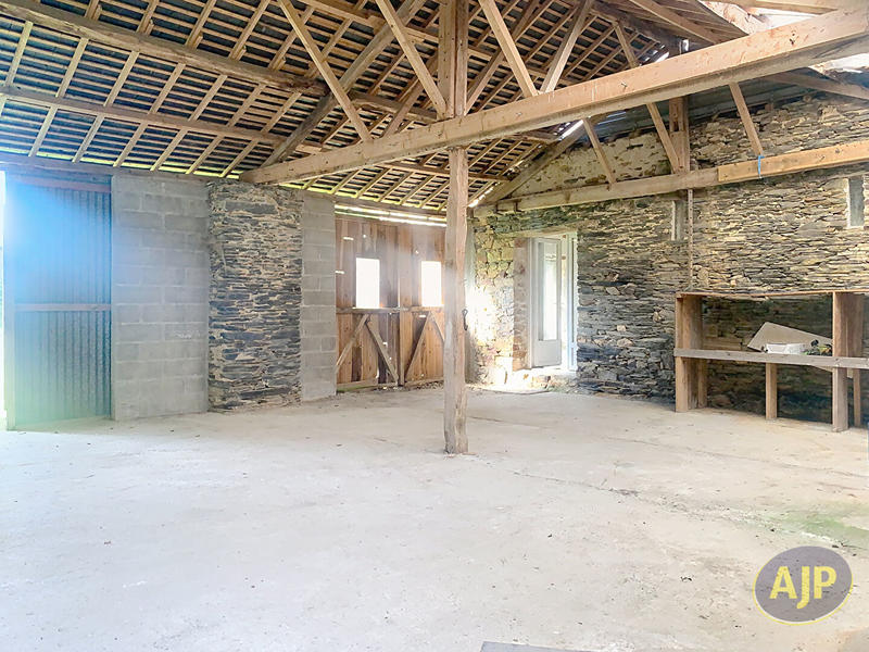 Maison - 250 m² - 7 pièces