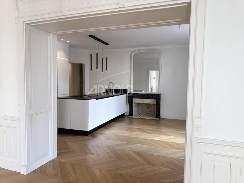 Appartement - 128 m² - 5 pièces