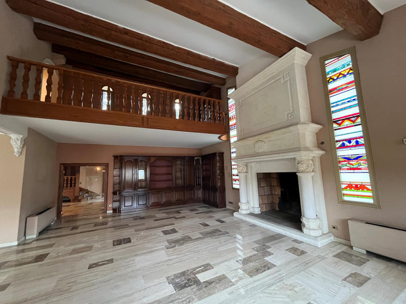 Maison - 389 m² - 7 pièces