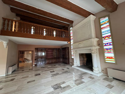 Maison - 389 m² - 7 pièces