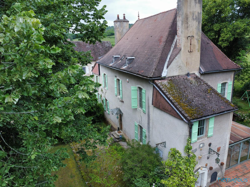 Maison ancienne - 248 m² - 9 pièces