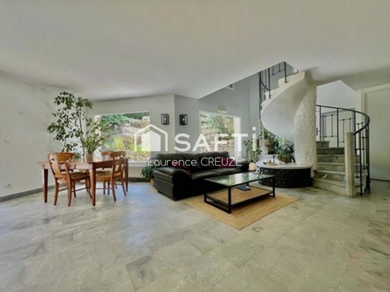 Maison - 161 m² - 7 pièces