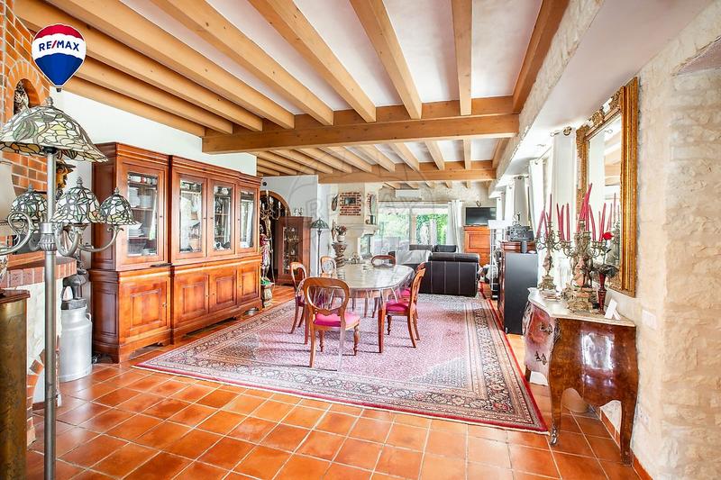 Maison - 306 m² - 6 pièces