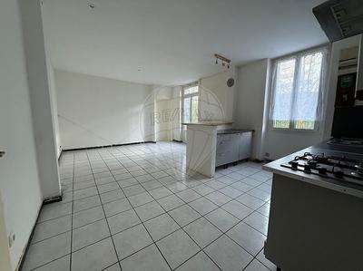 Appartement - 94 m² - 5 pièces