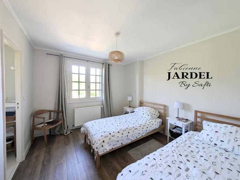 Maison - 170 m² - 6 pièces