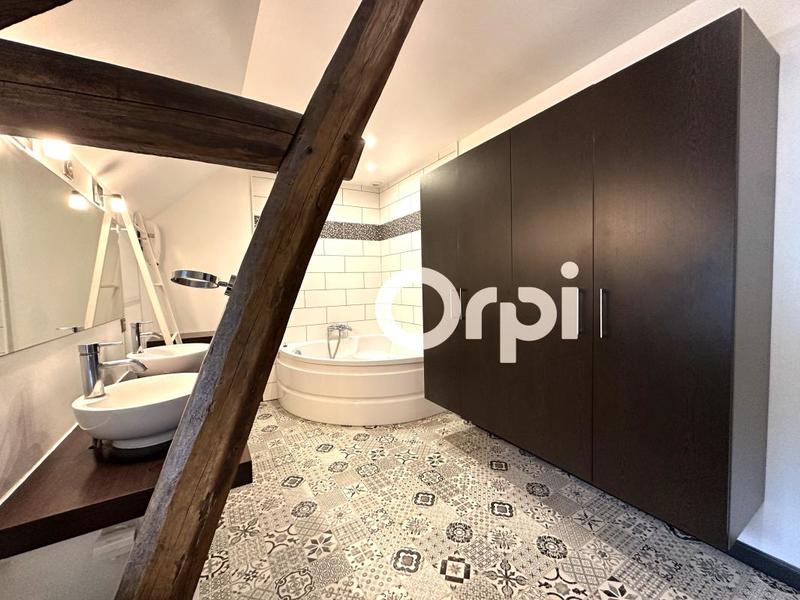 Maison - 222 m² - 6 pièces