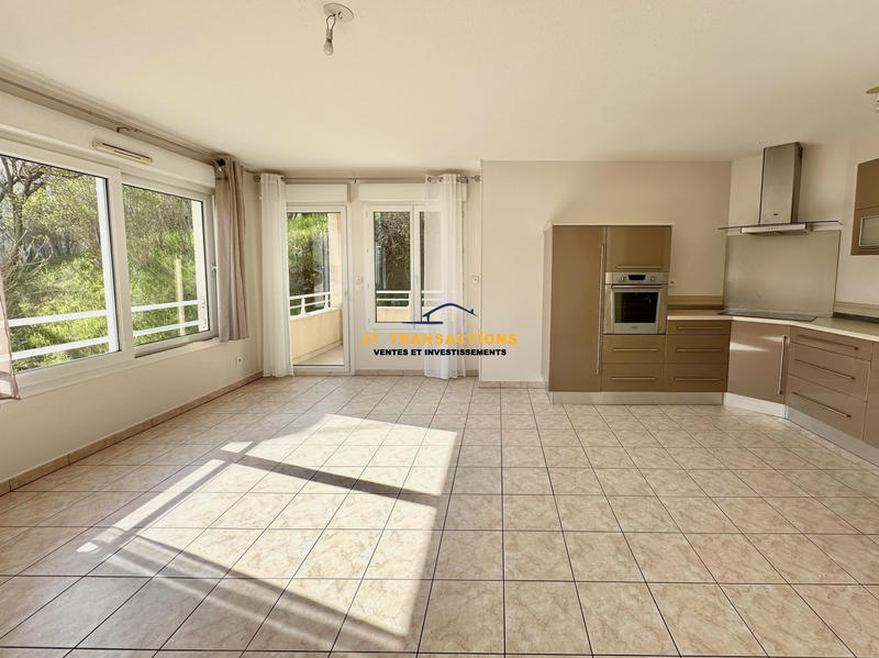 Appartement - 75 m² - 4 pièces