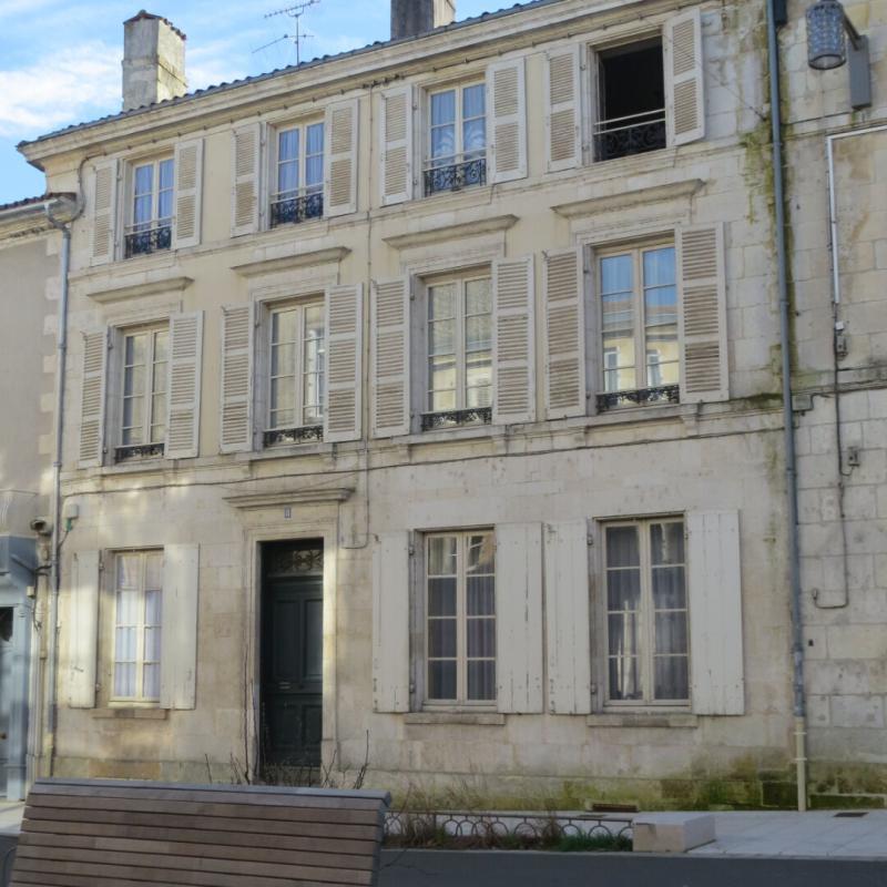 Maison - 336 m² - 14 pièces