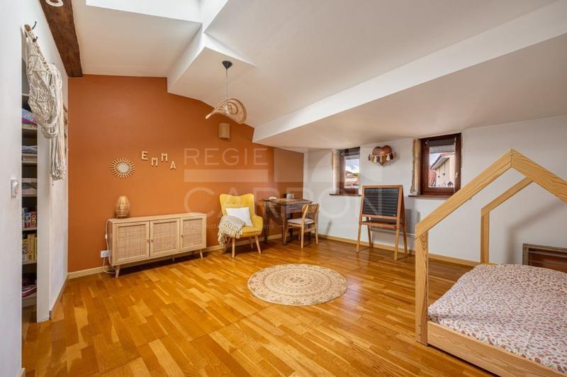 Maison - 219 m² - 6 pièces